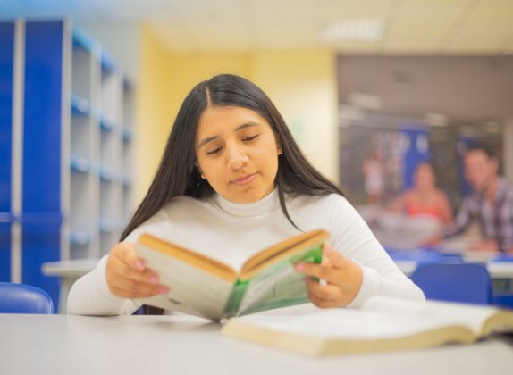 quienes pueden postular a beca 18